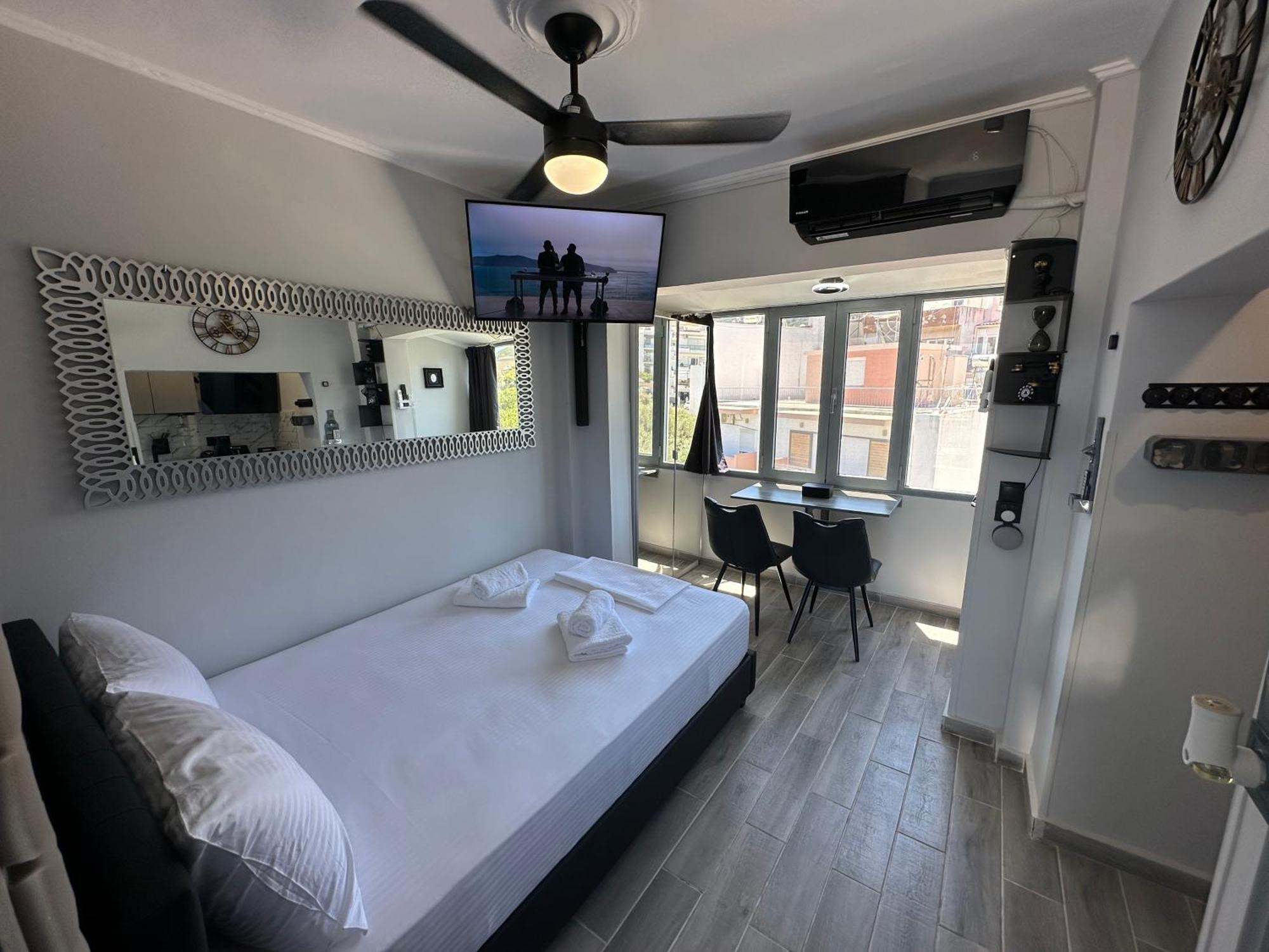 Loft Life Studio, With 360 View Of Mytilene 아파트 외부 사진